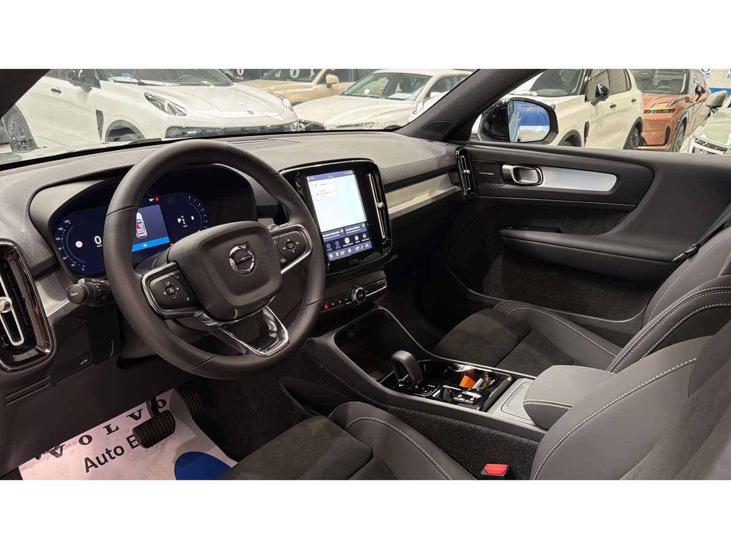 Volvo XC40 B4 Plus - 2025 - Joinsteer - #4