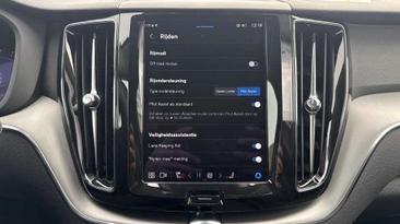 Volvo XC60 B4 Core — photo 16