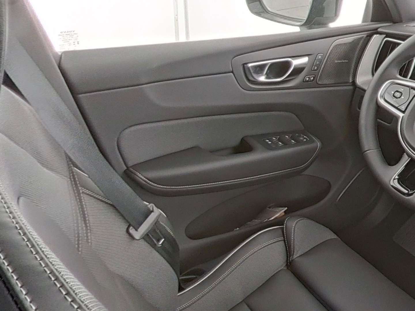 Volvo XC60 B5 Ultra Black Edition - 2025 - Joinsteer - #13