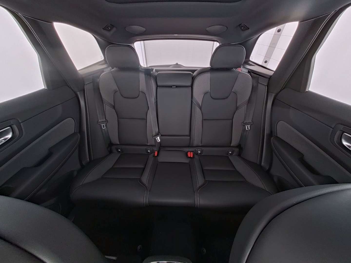 Volvo XC60 B5 Ultra Black Edition - 2025 - Joinsteer - #14