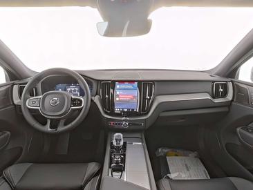 Volvo XC60 B5 Plus — photo 9