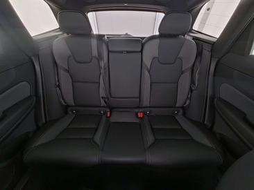 Volvo XC60 B5 Plus — photo 13