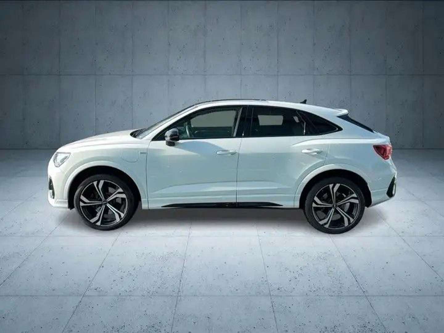 Audi Q3 Sportback S Line 45 TFSI E - 2022 - Joinsteer - #2