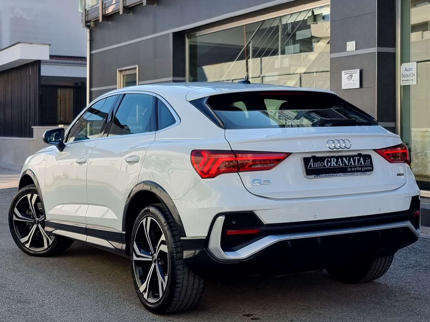 Audi Q3 S Line Edition 40 TDI - 2023 - Joinsteer - #4