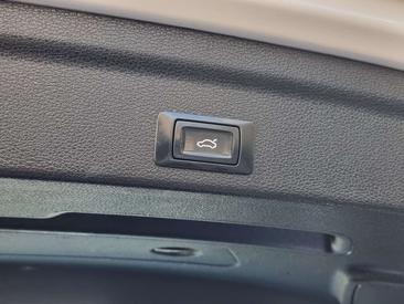Audi Q3 S Line Edition 40 TDI — photo 15