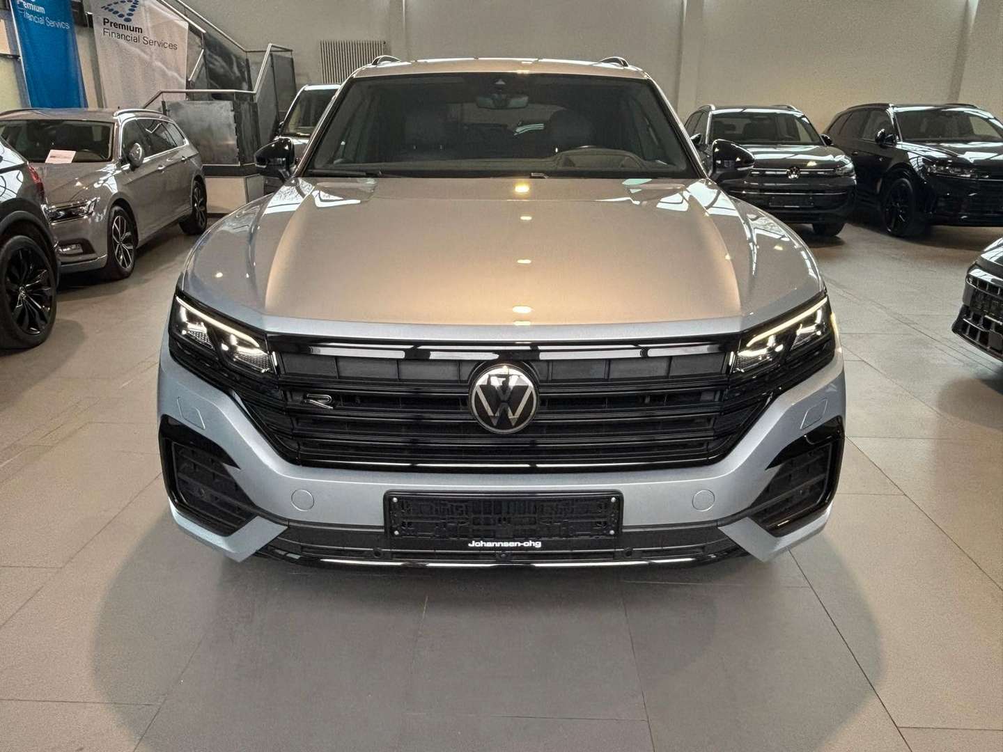 Volkswagen Touareg 4Motion R-Line - 2022 - Joinsteer - #3