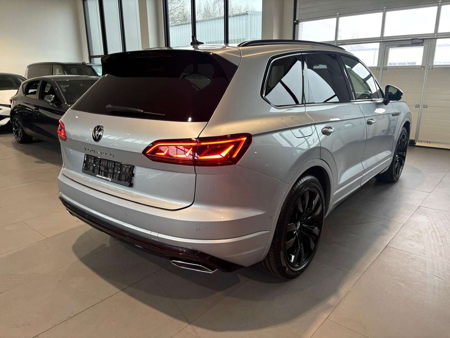 Volkswagen Touareg 4Motion R-Line - 2022 - Joinsteer - #4