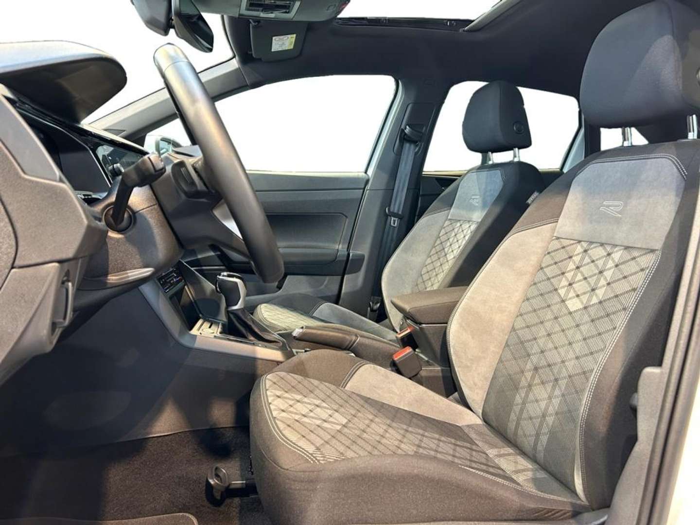 Volkswagen Taigo R-Line - 2025 - Joinsteer - #4