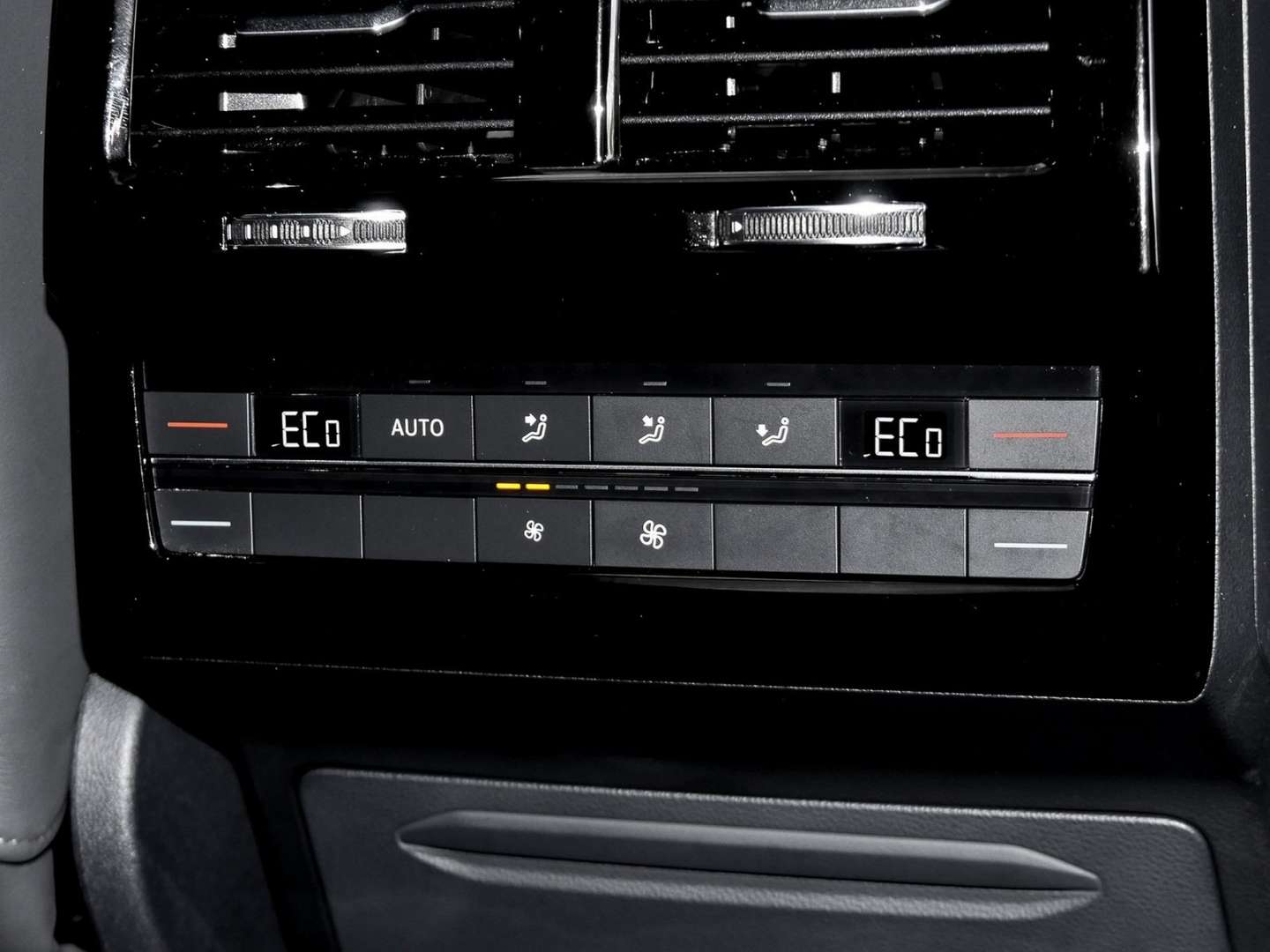 Volkswagen Touareg TDI - 2025 - Joinsteer - #12