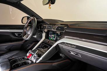 Lamborghini Urus — photo 8