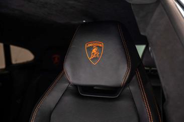 Lamborghini Urus — photo 22