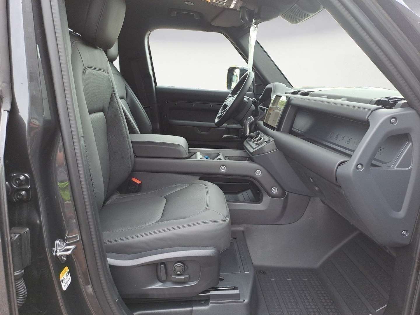 Land Rover Defender 110 D300 X-Dynamic HSE AHK, Winterpaket - 2026 - Joinsteer - #9