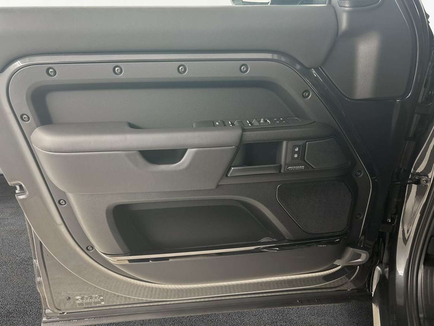 Land Rover Defender 110 OCTA Edition One P635 AWD - 2026 - Joinsteer - #12