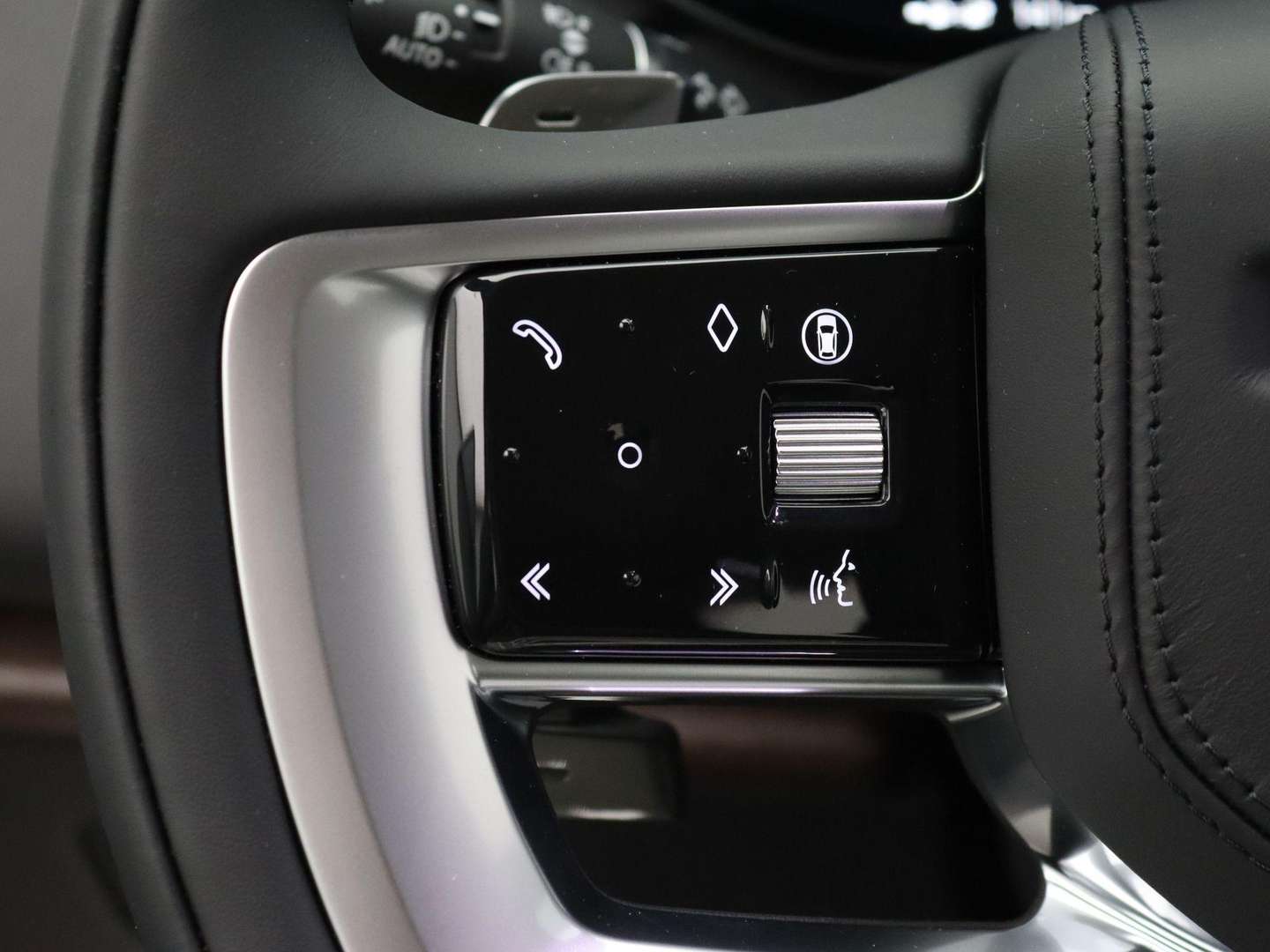 Land Rover Range Rover 3.0 P460e HSE PHEV Shadow Exterior Pack - 2026 - Joinsteer - #17