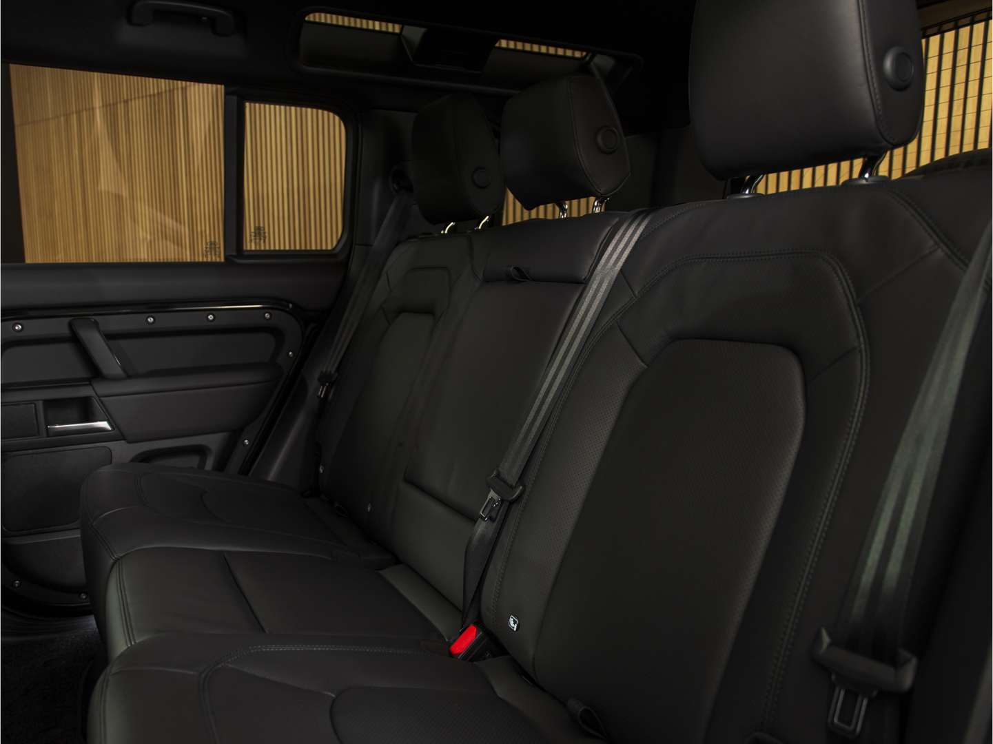 Land Rover Defender 110 X-Dynamic HSE MY26 2.0 P300e - 2026 - Joinsteer - #15