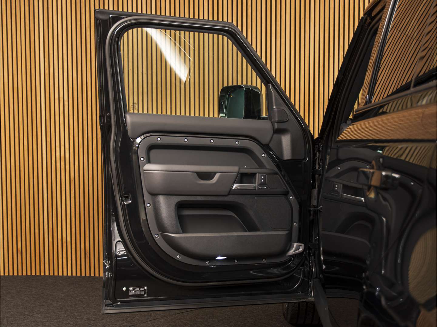 Land Rover Defender 110 X-Dynamic HSE MY26 2.0 P300e - 2026 - Joinsteer - #17