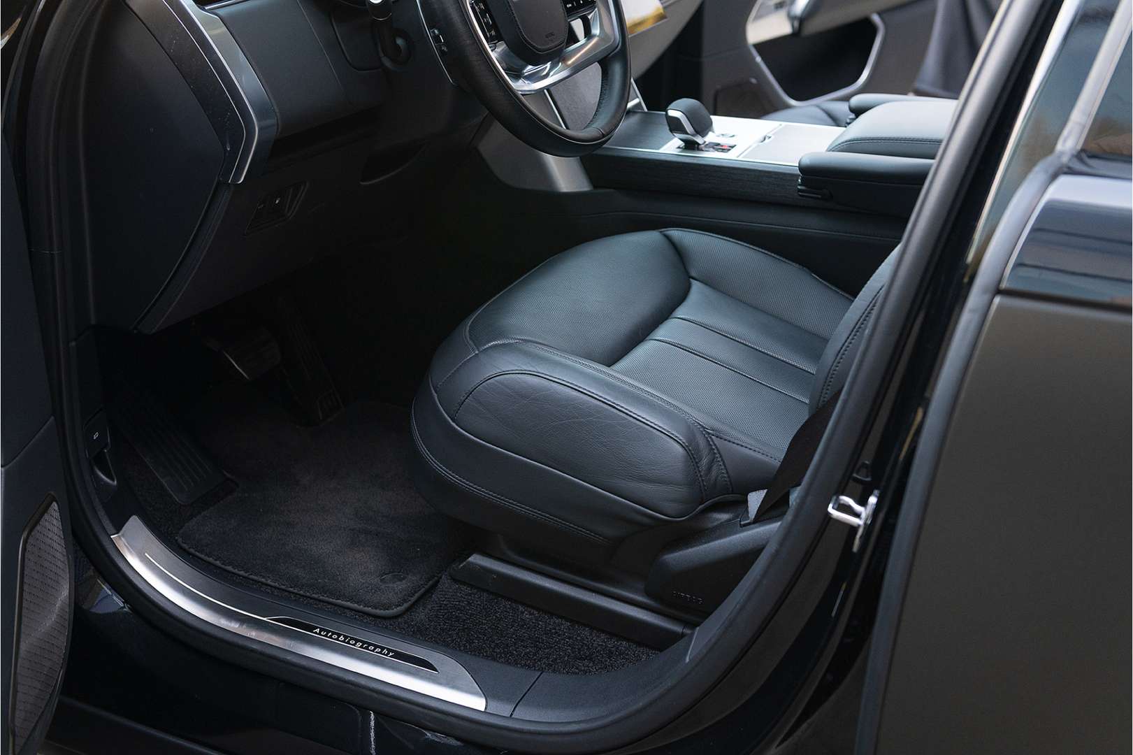 Land Rover Range Rover P550e Autobiography - 2025 - Joinsteer - #19