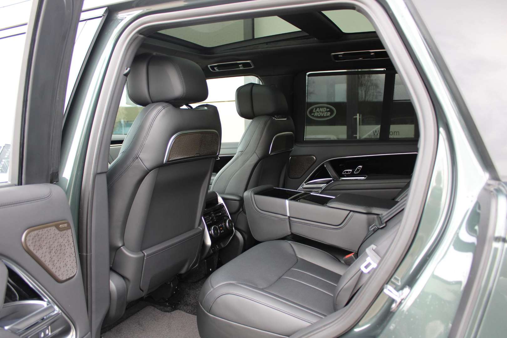 Land Rover Range Rover P550e Autobiography - 2026 - Joinsteer - #36