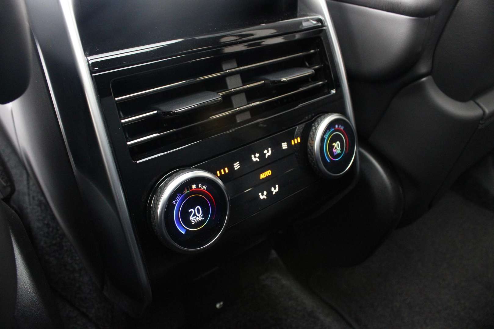 Land Rover Range Rover P550e Autobiography - 2026 - Joinsteer - #38