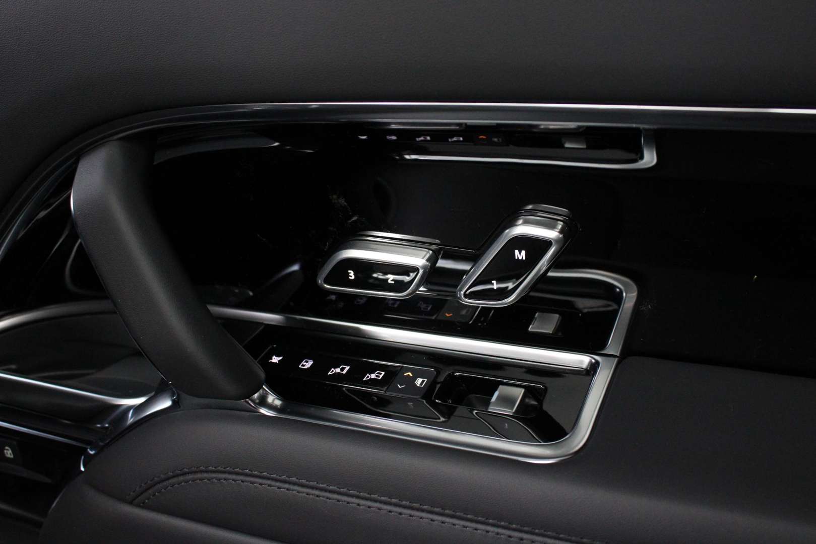 Land Rover Range Rover P550e Autobiography - 2026 - Joinsteer - #42