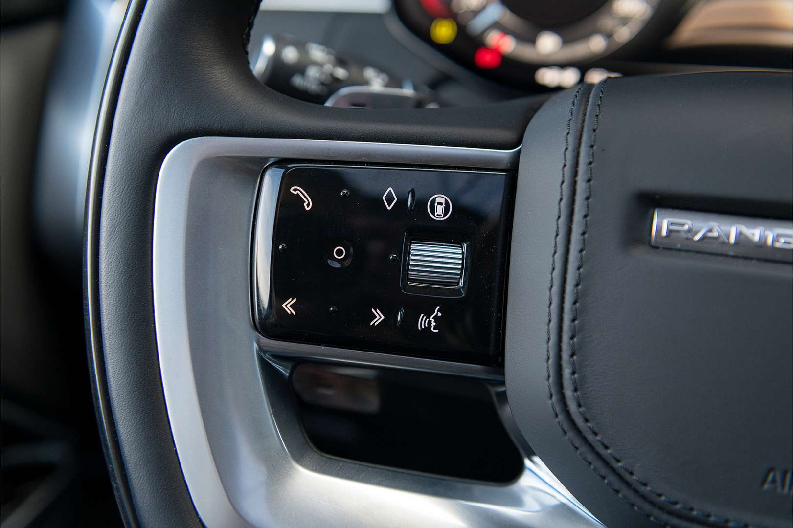 Land Rover Range Rover P550e Autobiography - 2025 - Joinsteer - #50