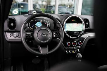 Mini Countryman COOPER SE — photo 10