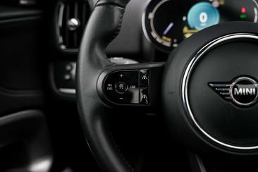 Mini Countryman COOPER SE — photo 11