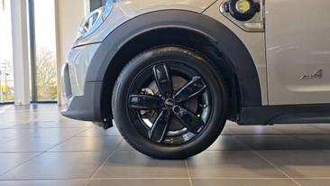 Mini Clubman Cooper SE — photo 25