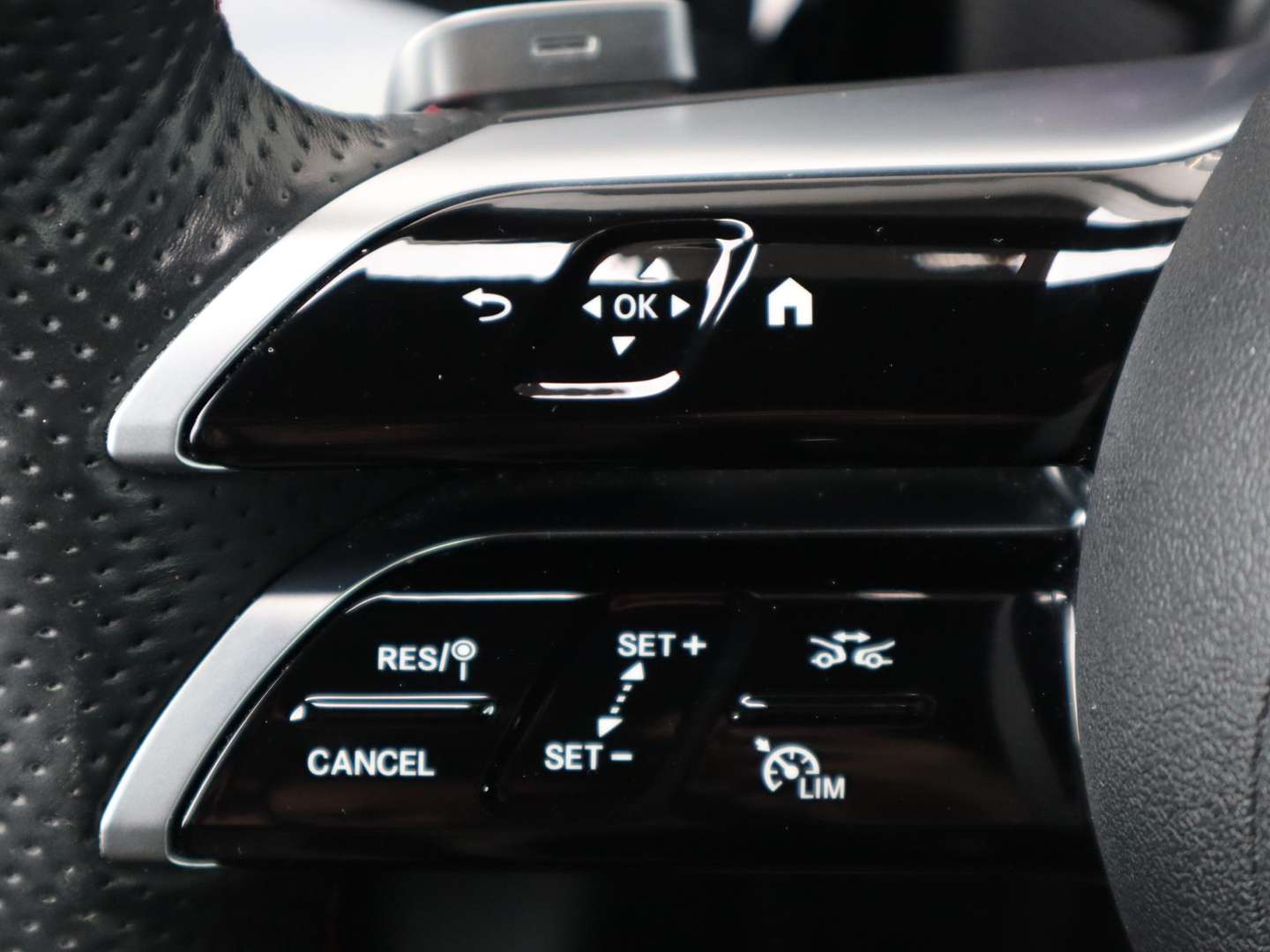 Mercedes CLA 250 E 250 AMG Line - 2024 - Joinsteer - #16