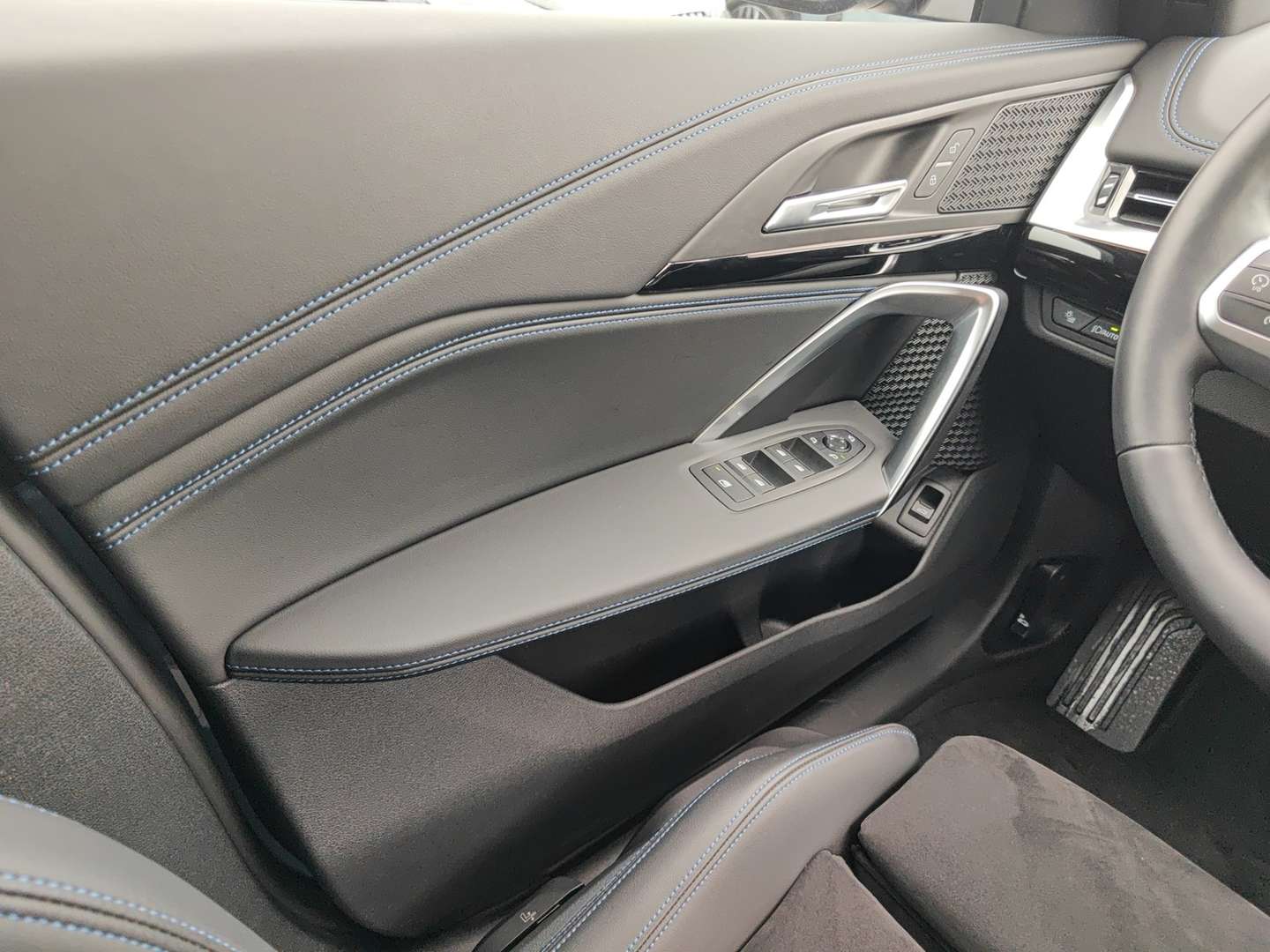 BMW IX1 XDrive M Sport - 2023 - Joinsteer - #13