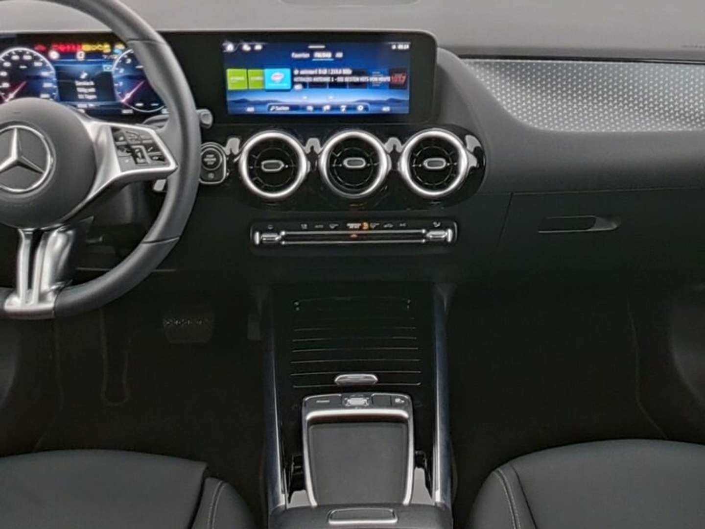 Mercedes GLA 200 200 Night Edition - 2025 - Joinsteer - #5