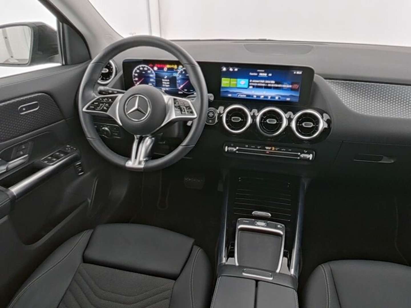 Mercedes GLA 200 200 Night Edition - 2025 - Joinsteer - #6