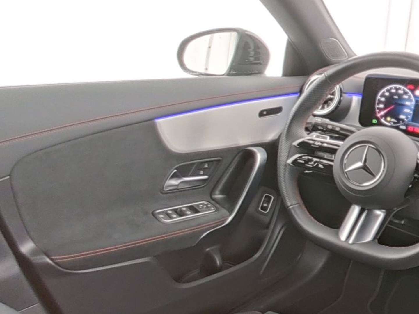 Mercedes CLA Shooting Break 180 Night Edition - 2025 - Joinsteer - #8