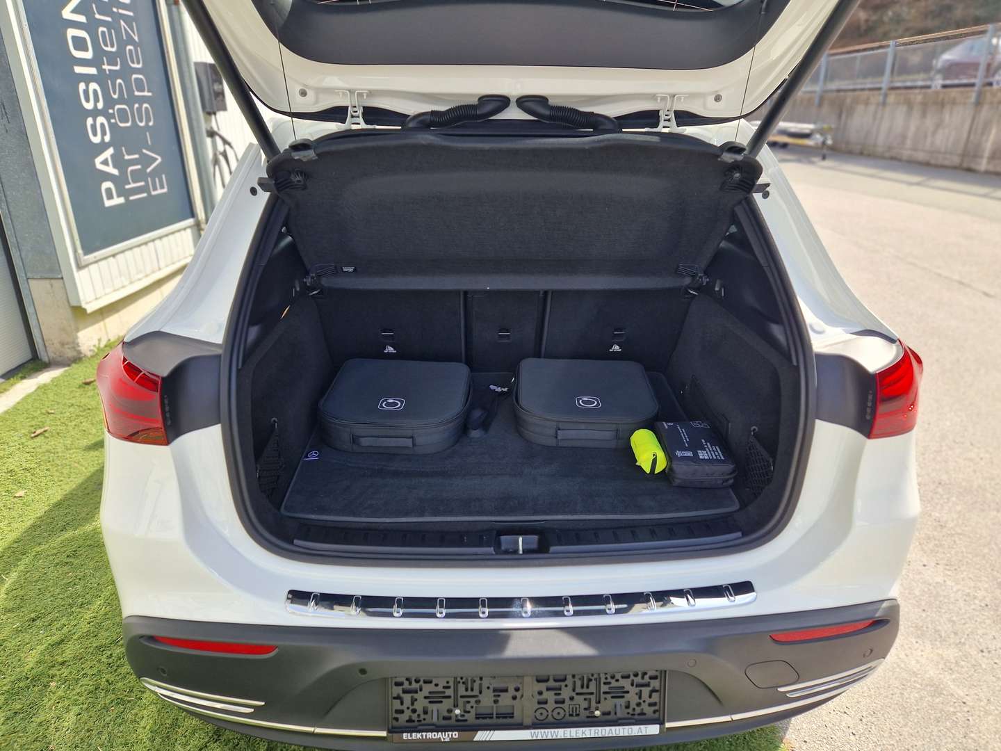 Mercedes EQA 300 Advanced Plus - 2024 - Joinsteer - #8