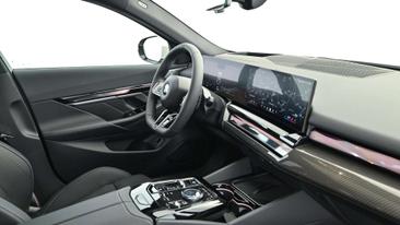 BMW Série 5 540d XDrive — photo 24