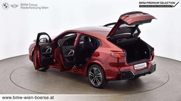 BMW IX2 EDrive20 — photo 10