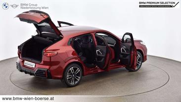 BMW IX2 EDrive20 — photo 11