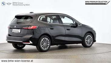 BMW 218d — photo 8