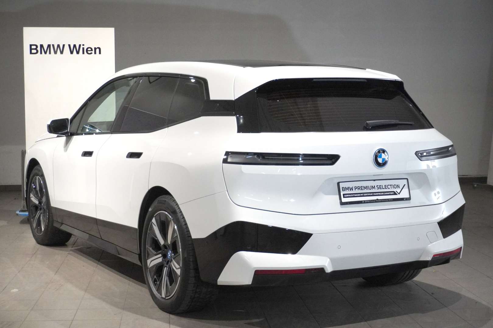 BMW IX XDrive40 - 2022 - Joinsteer - #23