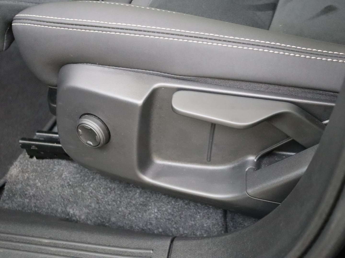 Volvo C40 Recharge PLUS - 2025 - Joinsteer - #16