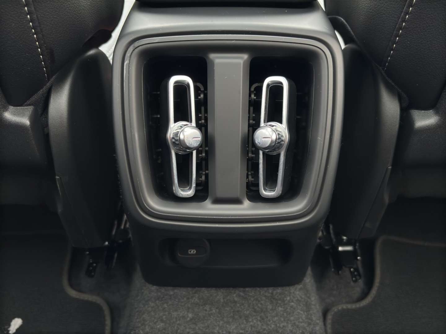 Volvo XC40 B4 Plus - 2025 - Joinsteer - #24