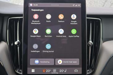 Volvo XC60 T6 Recharge Core — photo 5