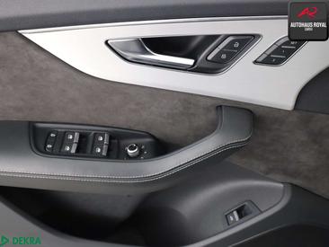 Audi Q7 S Line 55 TFSI — photo 15