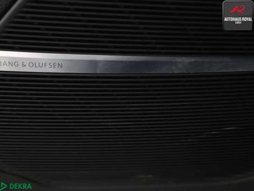 Audi Q7 S Line 55 TFSI — photo 16