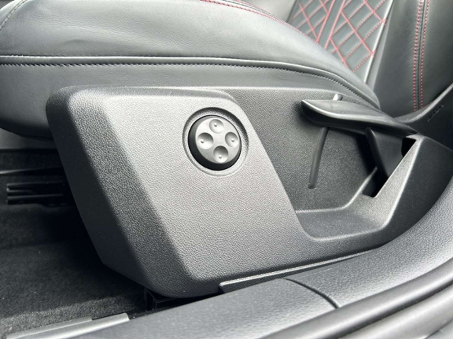 Audi Q2 S Line 35 TFSI - 2024 - Joinsteer - #12