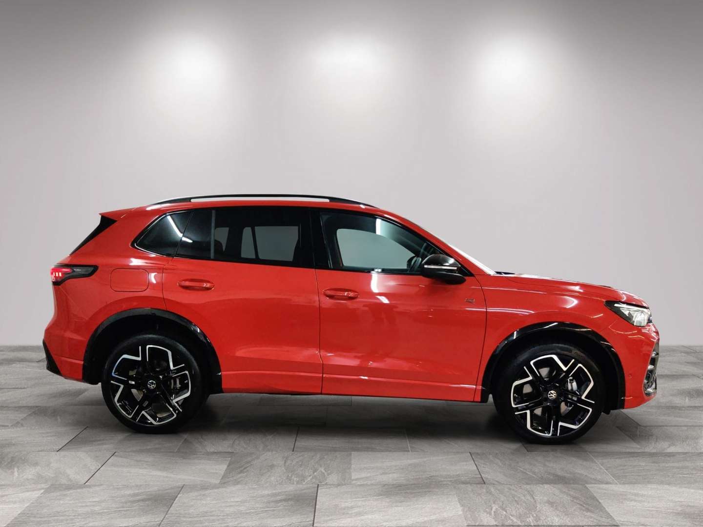 Volkswagen TIGUAN TSI 4Motion R-Line - 2025 - Joinsteer - #4