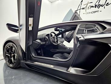 Lamborghini Aventador — photo 13