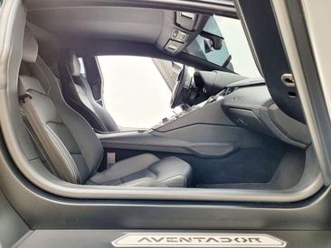 Lamborghini Aventador — photo 17