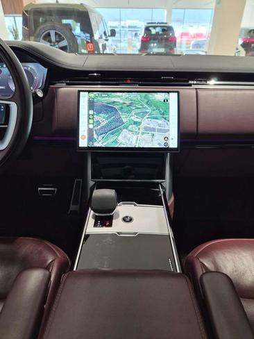 Land Rover Range Rover D350 — photo 11
