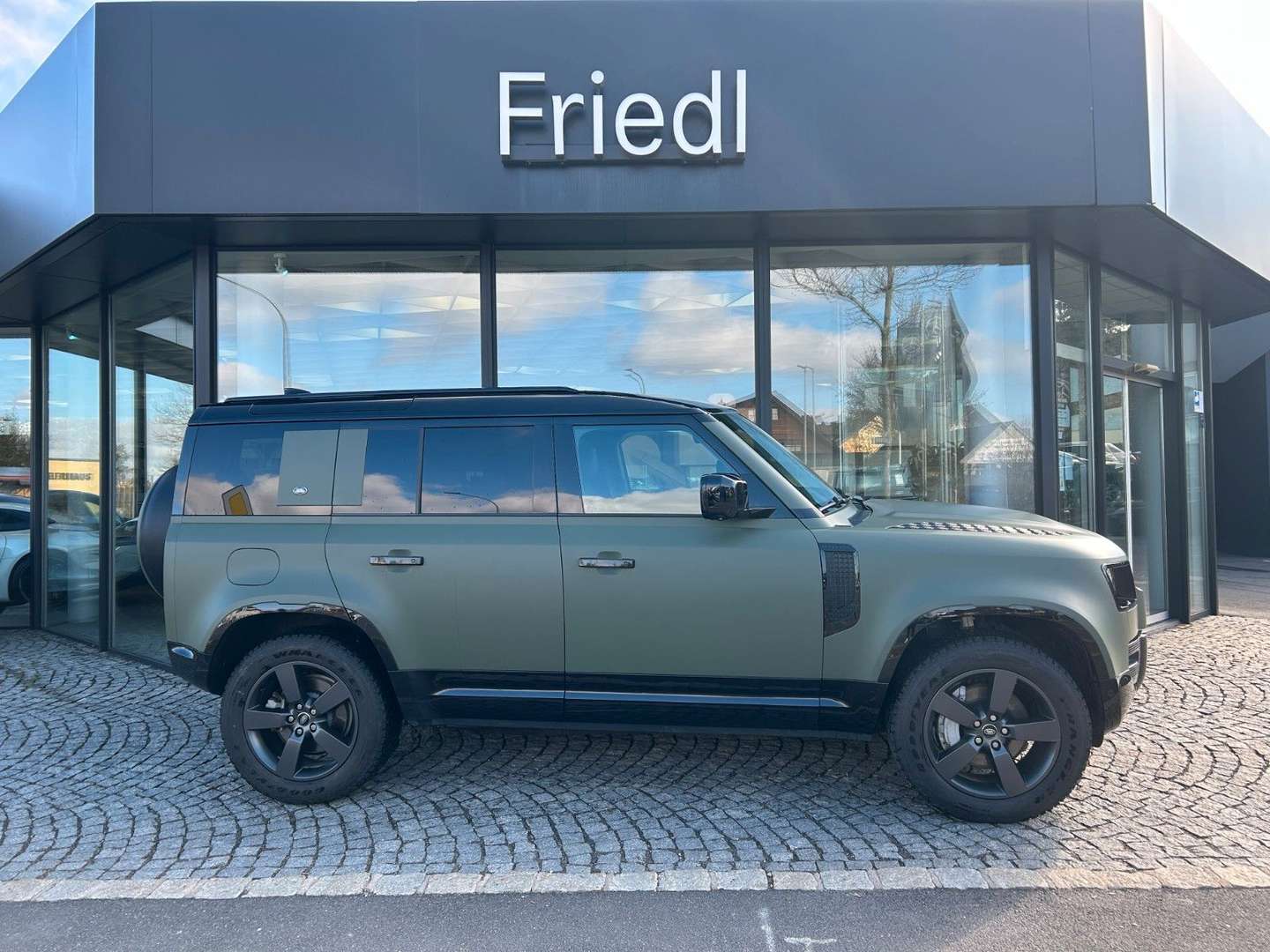 Land Rover Defender 110 X-Dynamic SE - 2023 - Joinsteer - #2